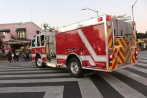 Chicago, IL - One Injured in Vacant Building Fire on Karlov Ave